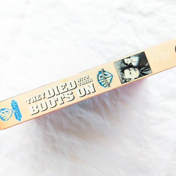 3/$15 They Died with their Boots on (1942) VHS movie Errol Flynn - Picture 6 of 7